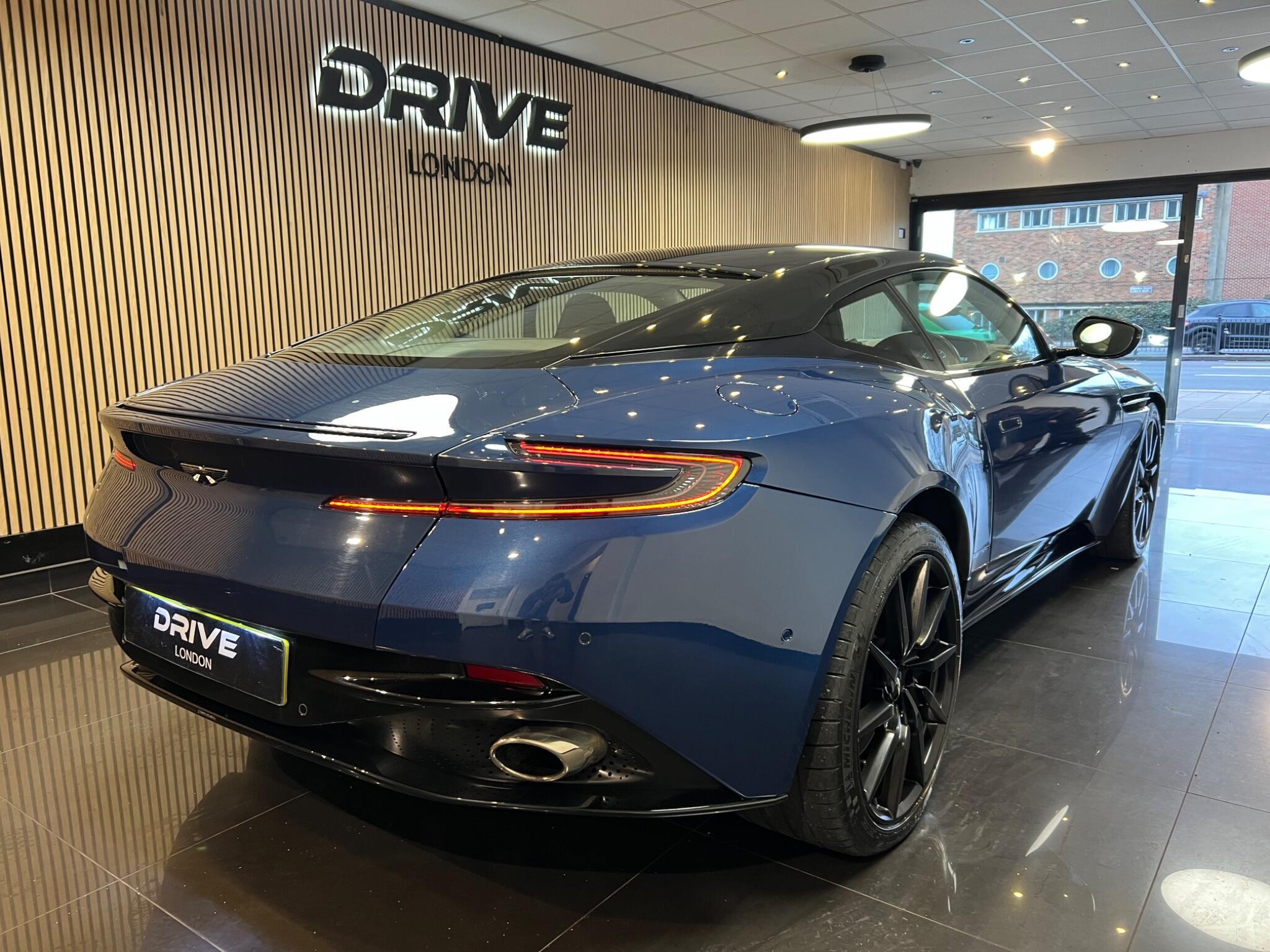 Aston Martin DB11